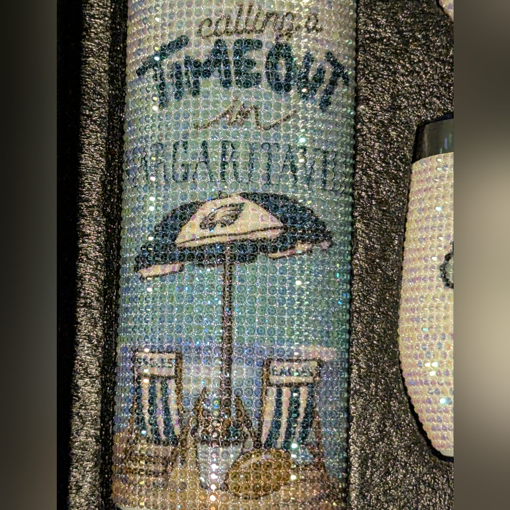 Philadelphia Eagles Blingy Wine Bottle Set with 2 Tumblers - Picture 2 of 11
